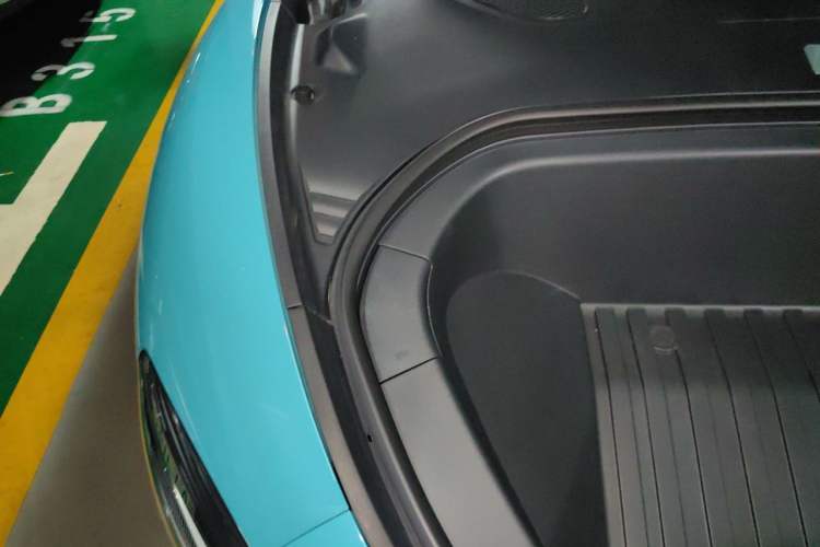 Used Xiaomi Auto SU7 2024 Four-Wheel Drive Ultra-Long Range Advanced Intelligent Driving Max Edition Engine Bay Right