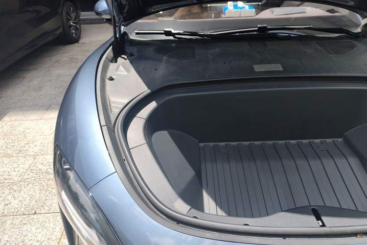 Used Xiaomi Auto SU7 2024 Four-Wheel Drive Ultra-Long Range Advanced Intelligent Driving Max Edition Engine Bay Right