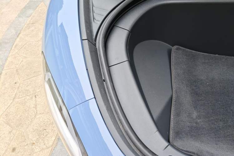 Used Xiaomi Auto SU7 2024 Four-Wheel Drive Ultra-Long Range Advanced Intelligent Driving Max Edition Engine Bay Right
