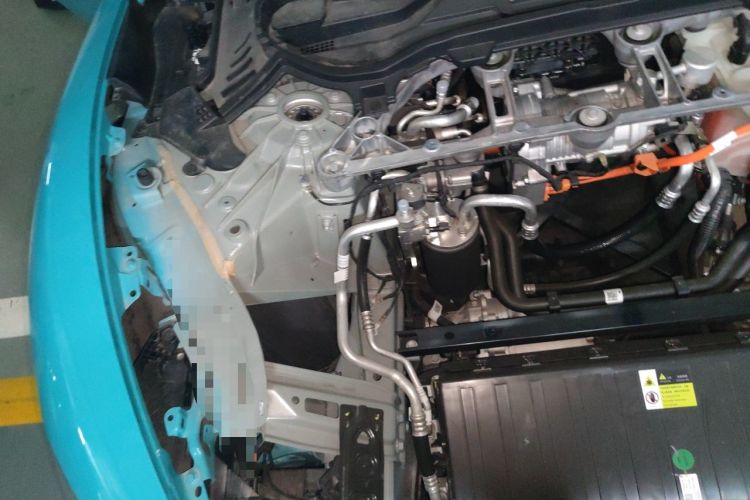 Used Xiaomi Auto SU7 2024 Rear-Drive Long-Range Intelligent Driving Version Engine Bay Right