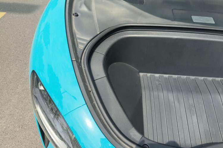 Used Xiaomi Auto SU7 2024 Four-Wheel Drive Ultra-Long Range Advanced Intelligent Driving Max Edition Engine Bay Right