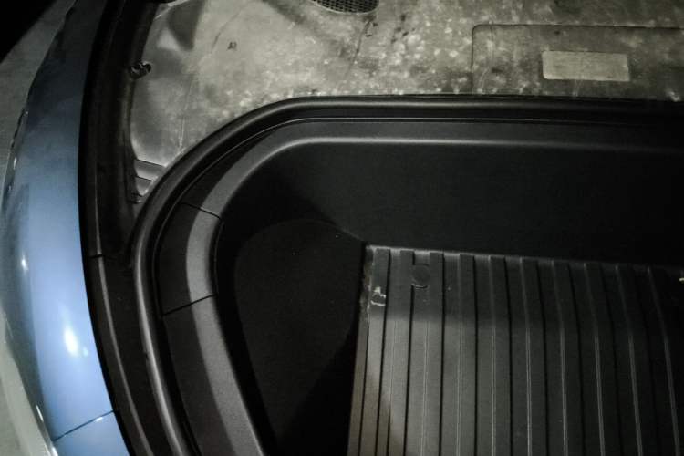 Used Xiaomi Auto SU7 2024 Four-Wheel Drive Ultra-Long Range Advanced Intelligent Driving Max Edition Engine Bay Right