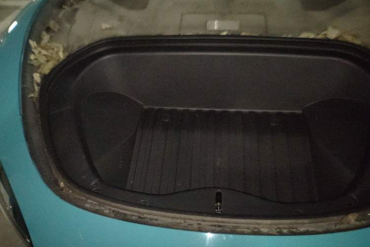 Used Xiaomi Auto SU7 2024 Rear-Drive Long-Range Intelligent Driving Version Engine Bay Right