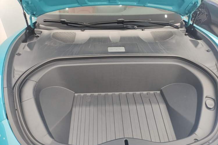 Used Xiaomi Auto SU7 2024 Rear-Drive Long-Range Intelligent Driving Version Engine Bay