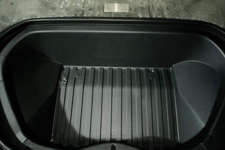 Used Xiaomi Auto SU7 2024 Four-Wheel Drive Ultra-Long Range Advanced Intelligent Driving Max Edition Engine Bay