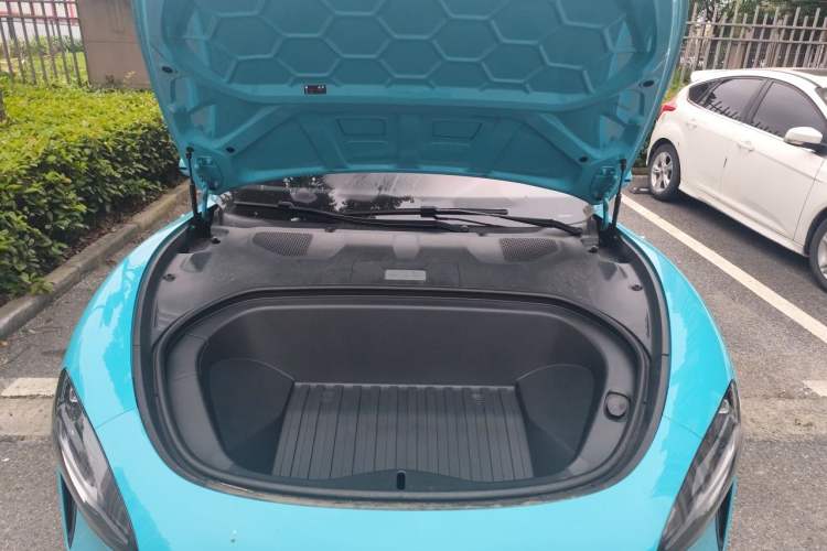 Used Xiaomi Auto SU7 2024 Rear-Drive Long-Range Intelligent Driving Version Engine Bay