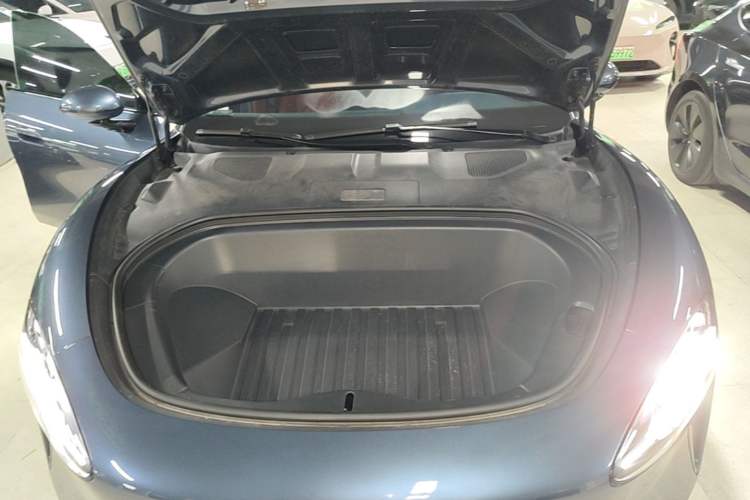 Used Xiaomi Auto SU7 2024 Rear-Drive Long-Range Intelligent Driving Version Engine Bay