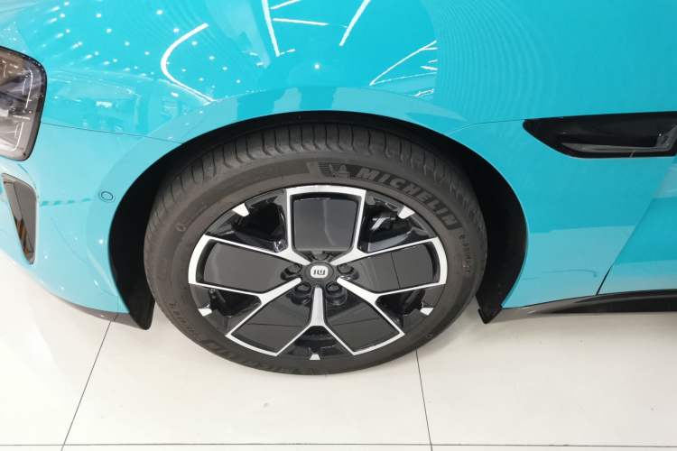 Used Xiaomi Auto SU7 2024 Rear-Drive Long-Range Intelligent Driving Version Exterior 2