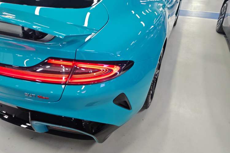 Used Xiaomi Auto SU7 2024 Four-Wheel Drive Ultra-Long Range Advanced Intelligent Driving Max Edition Exterior 3