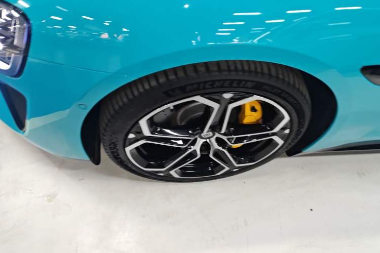Used Xiaomi Auto SU7 2024 Four-Wheel Drive Ultra-Long Range Advanced Intelligent Driving Max Edition Exterior 4