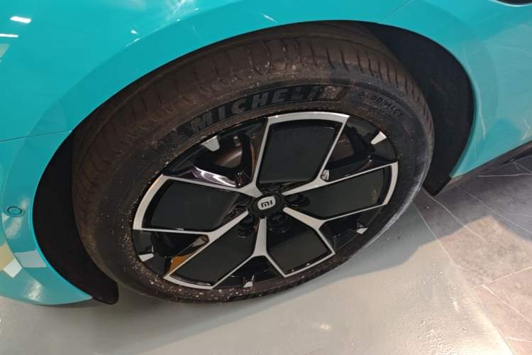 Used Xiaomi Auto SU7 2024 Rear-Drive Long-Range Intelligent Driving Version Exterior 4