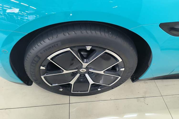 Used Xiaomi Auto SU7 2024 Rear-Drive Long-Range Intelligent Driving Version Exterior 4