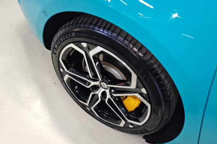 Used Xiaomi Auto SU7 2024 Four-Wheel Drive Ultra-Long Range Advanced Intelligent Driving Max Edition Exterior 5