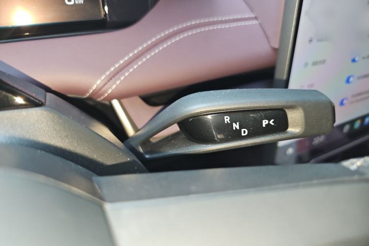 Used Xiaomi Auto SU7 2024 Four-Wheel Drive Ultra-Long Range Advanced Intelligent Driving Max Edition Gear Lever