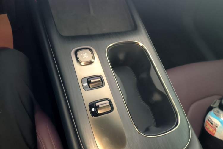 Used Xiaomi Auto SU7 2024 Rear-Drive Long-Range Intelligent Driving Version Gear Lever