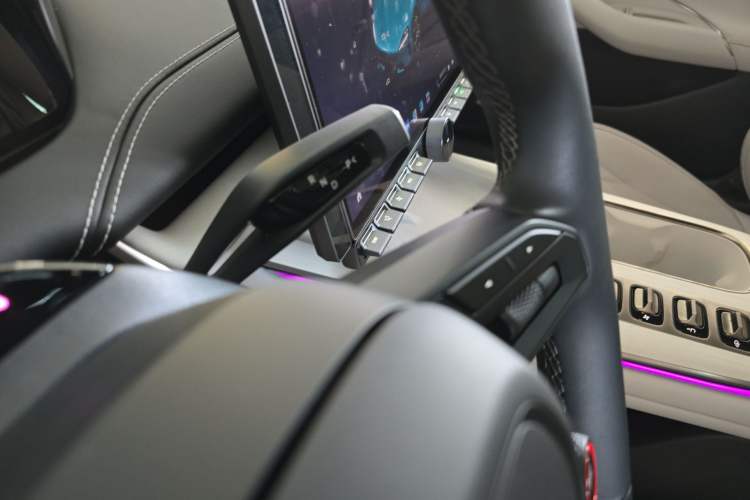 Used Xiaomi Auto SU7 2024 Four-Wheel Drive Ultra-Long Range Advanced Intelligent Driving Max Edition Gear Lever