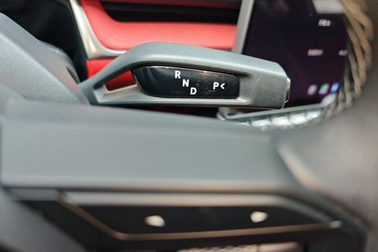 Used Xiaomi Auto SU7 2024 Rear-Drive Ultra-Long Range Advanced Pro-Level Intelligent Driving Version Gear Lever