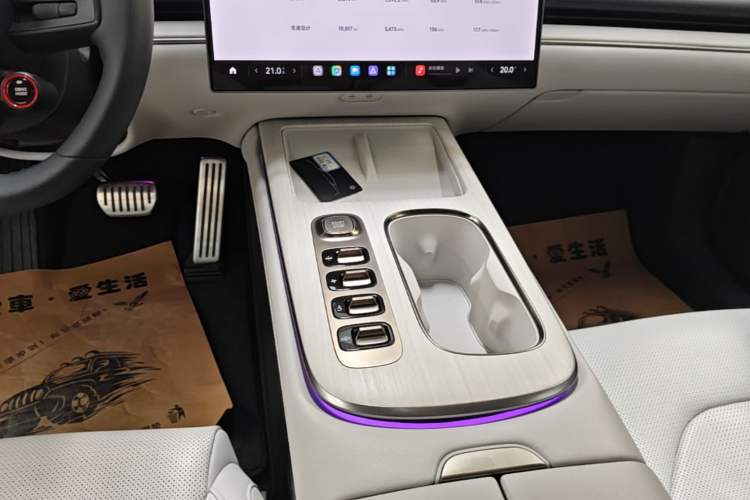Used Xiaomi Auto SU7 2024 Four-Wheel Drive Ultra-Long Range Advanced Intelligent Driving Max Edition Gear Lever
