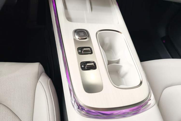 Used Xiaomi Auto SU7 2024 Rear-Drive Ultra-Long Range Advanced Pro-Level Intelligent Driving Version Gear Lever