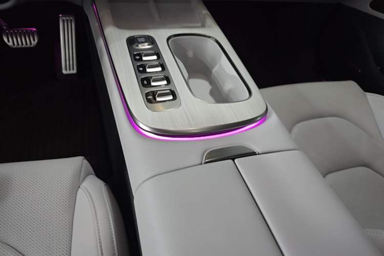 Used Xiaomi Auto SU7 2024 Four-Wheel Drive Ultra-Long Range Advanced Intelligent Driving Max Edition Gear Lever