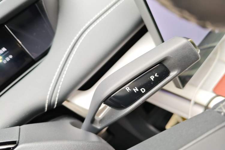 Used Xiaomi Auto SU7 2024 Four-Wheel Drive Ultra-Long Range Advanced Intelligent Driving Max Edition Gear Lever