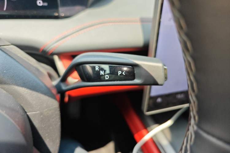 Used Xiaomi Auto SU7 2024 Four-Wheel Drive Ultra-Long Range Advanced Intelligent Driving Max Edition Gear Lever