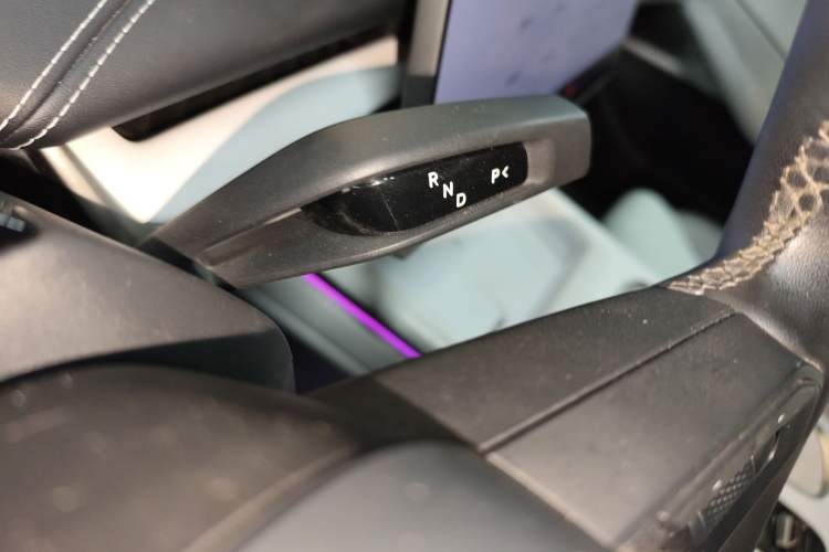 Used Xiaomi Auto SU7 2024 Four-Wheel Drive Ultra-Long Range Advanced Intelligent Driving Max Edition Gear Lever