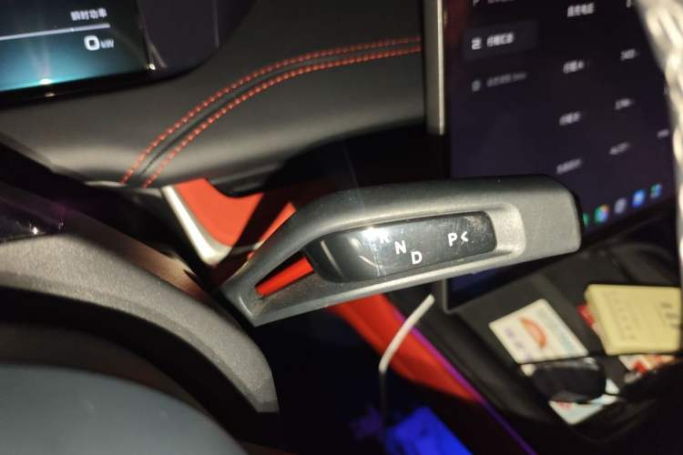 Used Xiaomi Auto SU7 2024 Four-Wheel Drive Ultra-Long Range Advanced Intelligent Driving Max Edition Gear Lever