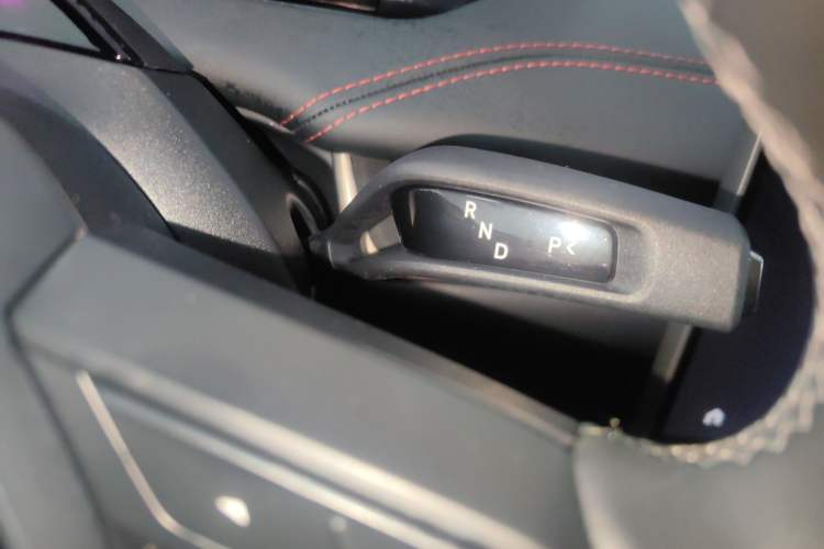 Used Xiaomi Auto SU7 2024 Rear-Drive Ultra-Long Range Advanced Pro-Level Intelligent Driving Version Gear Lever