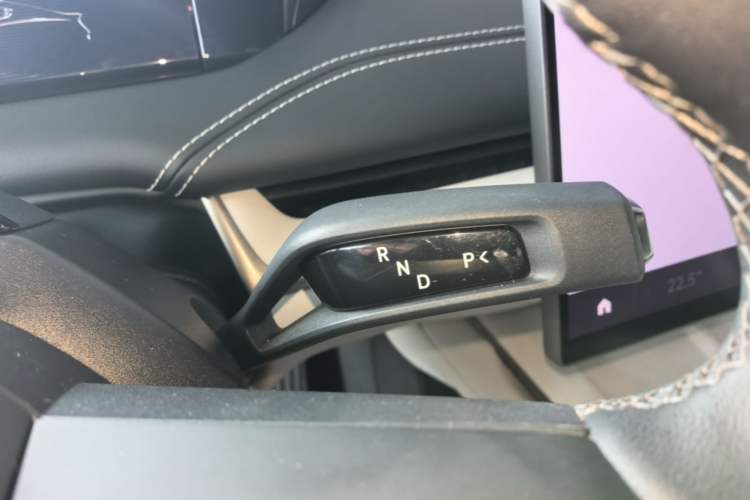 Used Xiaomi Auto SU7 2024 Rear-Drive Long-Range Intelligent Driving Version Gear Lever