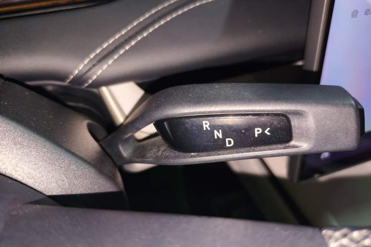 Used Xiaomi Auto SU7 2024 Rear-Drive Long-Range Intelligent Driving Version Gear Lever