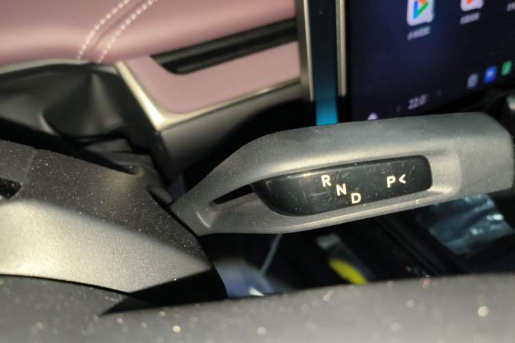 Used Xiaomi Auto SU7 2024 Four-Wheel Drive Ultra-Long Range Advanced Intelligent Driving Max Edition Gear Lever