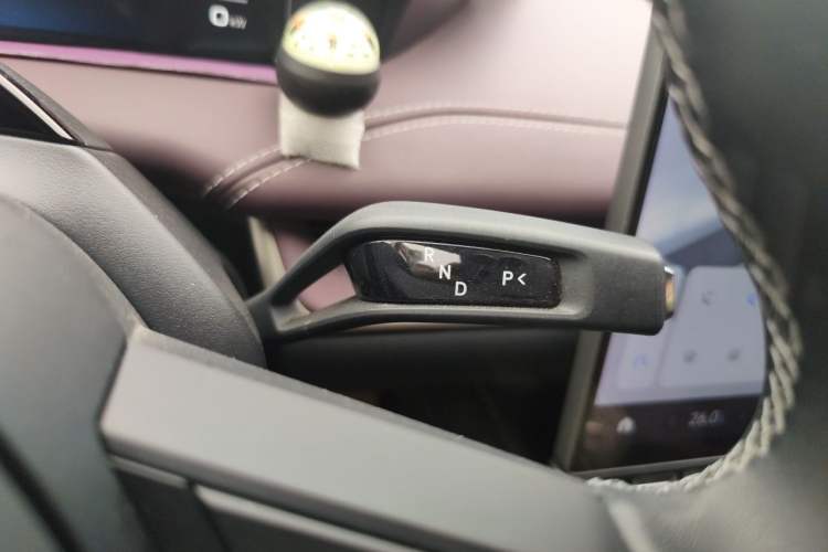 Used Xiaomi Auto SU7 2024 Four-Wheel Drive Ultra-Long Range Advanced Intelligent Driving Max Edition Gear Lever