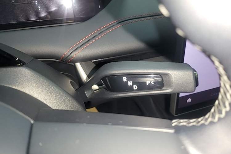 Used Xiaomi Auto SU7 2024 Rear-Drive Long-Range Intelligent Driving Version Gear Lever
