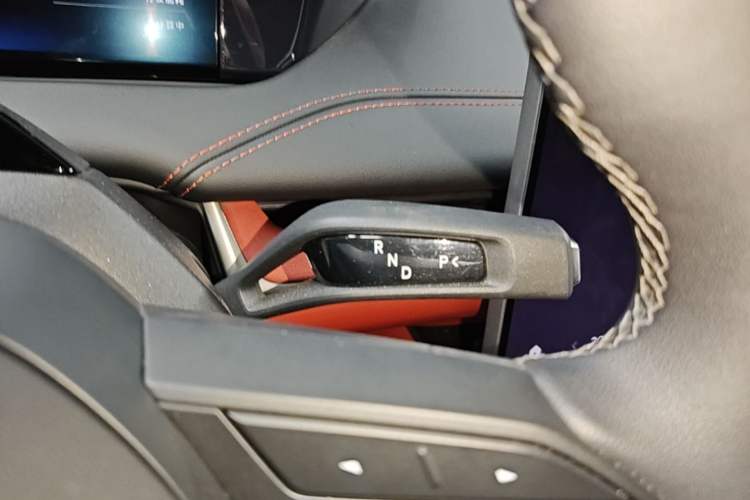 Used Xiaomi Auto SU7 2024 Four-Wheel Drive Ultra-Long Range Advanced Intelligent Driving Max Edition Gear Lever