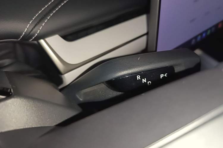 Used Xiaomi Auto SU7 2024 Four-Wheel Drive Ultra-Long Range Advanced Intelligent Driving Max Edition Gear Lever