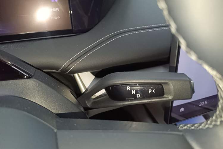 Used Xiaomi Auto SU7 2024 Four-Wheel-Drive Max Founder's Edition Gear Lever