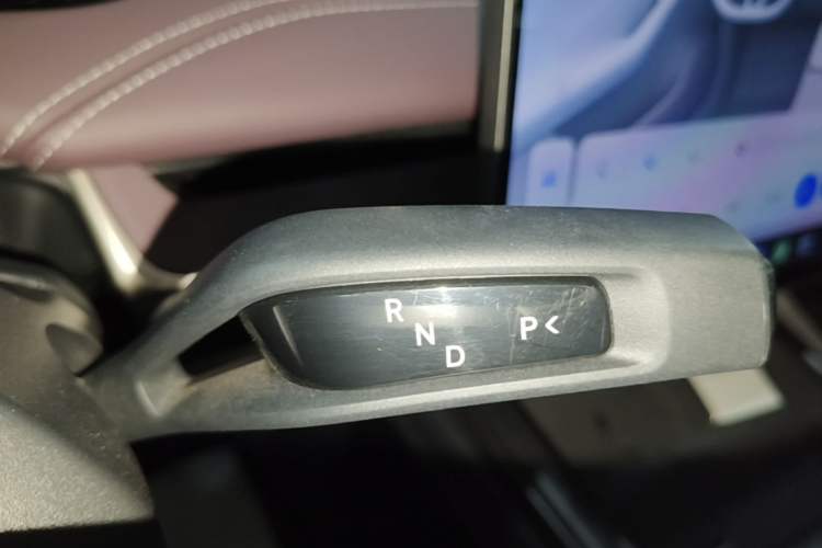 Used Xiaomi Auto SU7 2024 Rear-Drive Ultra-Long Range Advanced Pro-Level Intelligent Driving Version Gear Lever