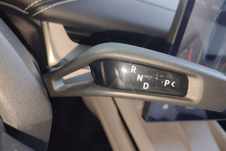 Used Xiaomi Auto SU7 2024 Four-Wheel-Drive Max Founder's Edition Gear Lever