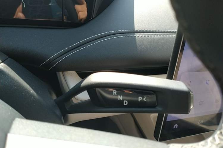Used Xiaomi Auto SU7 2024 Rear-Drive Long-Range Intelligent Driving Version Gear Lever