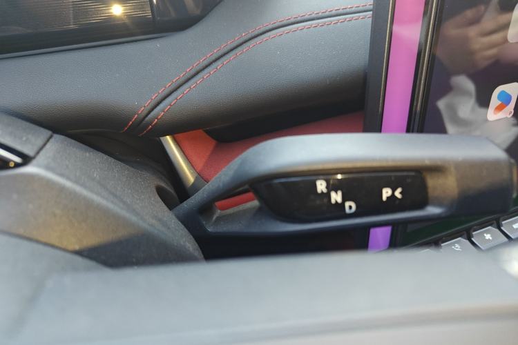 Used Xiaomi Auto SU7 2024 Four-Wheel Drive Ultra-Long Range Advanced Intelligent Driving Max Edition Gear Lever