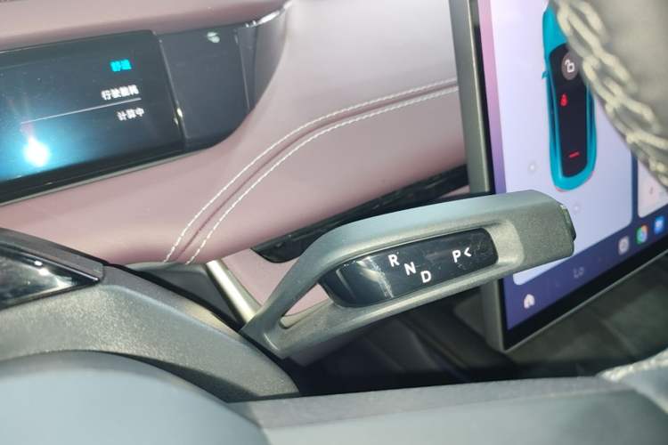 Used Xiaomi Auto SU7 2024 Rear-Drive Ultra-Long Range Advanced Pro-Level Intelligent Driving Version Gear Lever