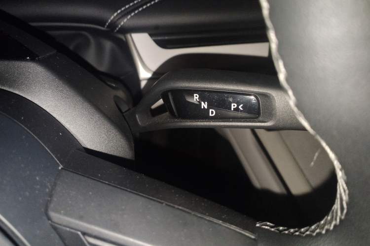 Used Xiaomi Auto SU7 2024 Rear-Drive Long-Range Intelligent Driving Version Gear Lever