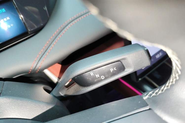 Used Xiaomi Auto SU7 2024 Rear-Drive Long-Range Intelligent Driving Version Gear Lever