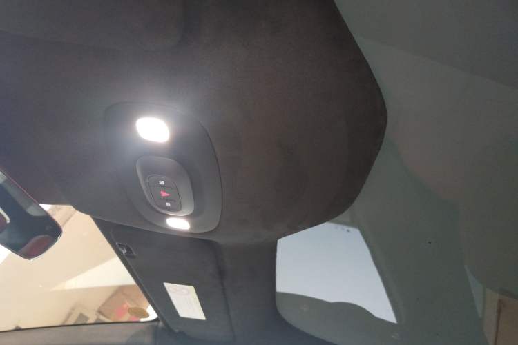 Used Xiaomi Auto SU7 2024 Four-Wheel Drive Ultra-Long Range Advanced Intelligent Driving Max Edition Headliner