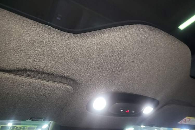 Used Xiaomi Auto SU7 2024 Rear-Drive Long-Range Intelligent Driving Version Headliner
