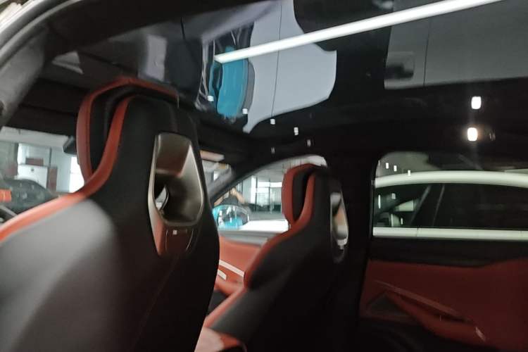 Used Xiaomi Auto SU7 2024 Four-Wheel Drive Ultra-Long Range Advanced Intelligent Driving Max Edition Headliner