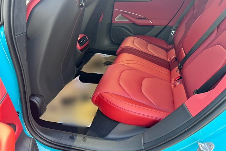Used Xiaomi Auto SU7 2024 Four-Wheel Drive Ultra-Long Range Advanced Intelligent Driving Max Edition Interior 1