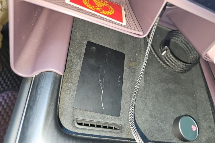 Used Xiaomi Auto SU7 2024 Four-Wheel Drive Ultra-Long Range Advanced Intelligent Driving Max Edition Interior 1