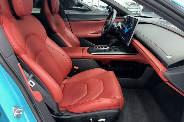 Used Xiaomi Auto SU7 2024 Four-Wheel Drive Ultra-Long Range Advanced Intelligent Driving Max Edition Interior 1